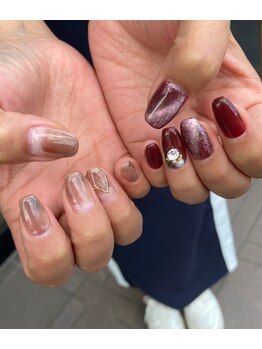 白べぇーっ 本店 湊町店/アシメネイル