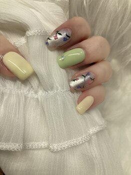 サフィールネイルサフィールネイル(Saphir nail)/小花ネイル