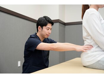河内いわふね 駅前整骨院の写真/【むくみ/首・肩のコリでお悩みの方に】デスクワークで凝り固まった身体もほぐし×矯正で根本改善へ導く◎