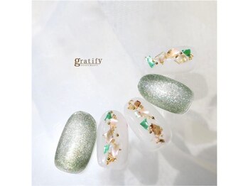 グラティフィープラスココ(gratify+coco)/【マグネット×シェルネイル】
