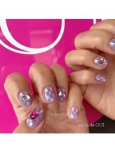 サロンドウイ(salon de OUI)/ホログラムでブロックチェック