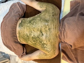 ウィハナ(wehana)の写真/特別な1日向けて、ハーブピーリングでドレスが映える美背中に♪集中ケアで360度キレイを叶えます◎