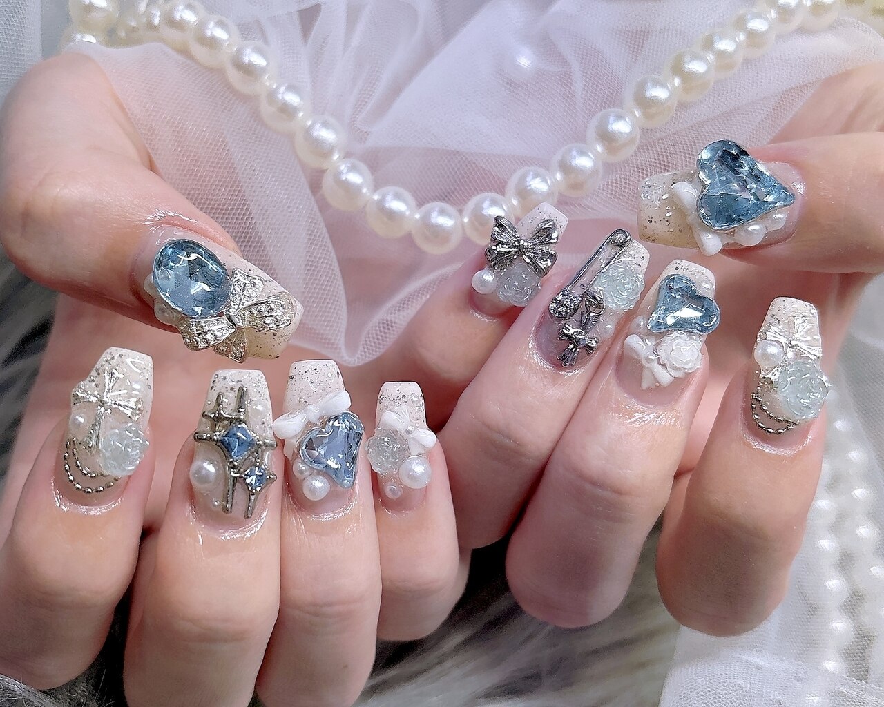 2026年冬トレンド】ゴテゴテのネイルデザイン集｜人気順