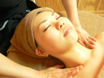 ヴェルデエステティック 上大岡店/毛穴洗浄から小顔まで・・・