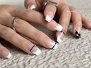 個性派フレンチネイル