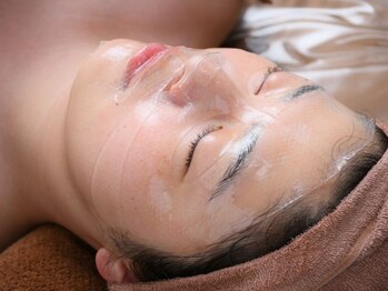 ウィハナ(wehana)の写真/肌に優しいハーブピーリングで様々なお悩みに◎年齢を重ねるごとに気になるシワ・たるみを改善します！