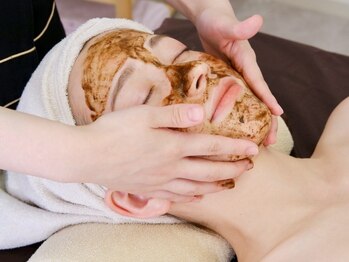 ラウレア 西条店(LAULEA)の写真/毛穴・くすみ・ニキビ肌に◎ハーブピーリングで憧れのつるんと透明美肌へ/初回限定9900円