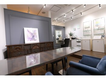 ポーラ ブルーノート 西明石駅前店(POLA Blue Note)/店舗の様子