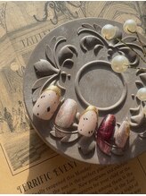 ラウレア(Laurea)/定額デザインネイル ¥6500～8500