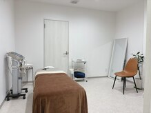 美容整体 ソワンの雰囲気（完全予約制の施術室は完全個室で、施術を受けていただけます。）