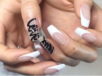 エムディーエーネイル(M.D.A NAiL)/大人フレンチ