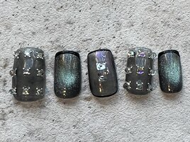 大人モノトーンビジューネイル