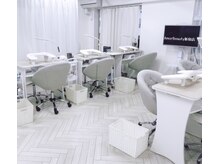 アモールビューティー 新宿店(Amor Beauty)の雰囲気（迷彩柄のアーチ状エントランスが目印で、お入りして、ビルの4-C）