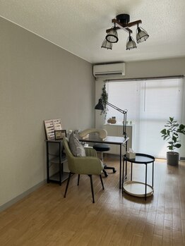 スイ(Sui.)の写真/剥がせるベースジェルで、手軽にネイルが楽しめる！丁寧な施術でネイルが初めての方にもおすすめ◎