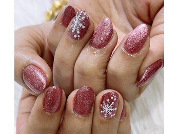 手書き雪の結晶ネイル