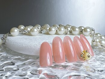 宝石ビジューネイル