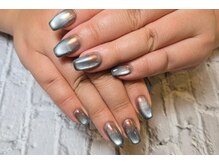 ミラーとマグネットのコンビネーションが可愛いです。