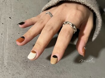 ミエレ(miele)/一癖くすみ秋カラー逆フレンチ