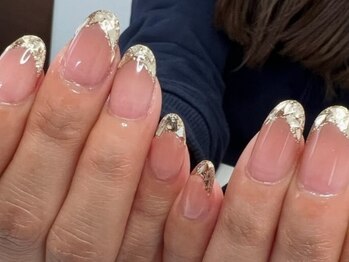 ネイルサロン カリス(Charis)の写真/落ち着く個室空間で周りを気にせずネイルを堪能！お客様だけの心地よい時間をお過ごしいただけます♪