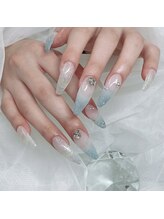 エミーネイル(Amie NAIL)/ホワイト×ブルーグラデ