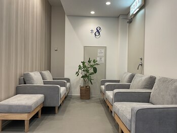 プラスエイト 横浜西口店/眉スタイリングの待合室☆