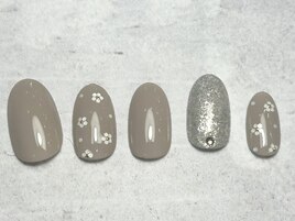 【初回オフ無料】シンプルネイル