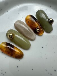 秋の定番【べっ甲ネイル】