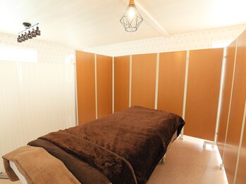 ビィ プラス(Vi+)/施術室