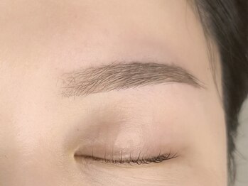 エコール(EcorE)の写真/【美眉WAX×美眉パーマ】お顔の印象を大きく左右する眉毛はプロにお任せください！メンズにもオススメ◎