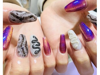 エミリーネイル(EMILY NAIL)/蛇柄ネイル
