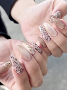 ジュウェル 宜野湾店(Nail Salon Jewel)の写真/迷ったらコレ!季節のトレンドを詰め込んだ定番デザイン◎暖かみを感じる柔らかなカラ-で大人上品な指先に♪