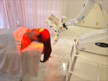 イーズ/リバイタ 大分店の写真/《LED+本格ドライヘッドスパ+毛穴洗浄 ￥6600～》高水圧ジェットで頭皮の毛穴を徹底クリア◎