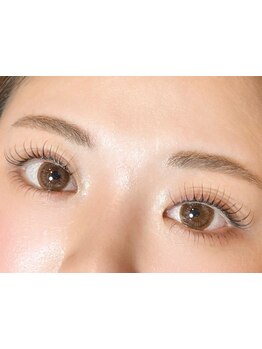 ナチュラル上品な目元にしたい