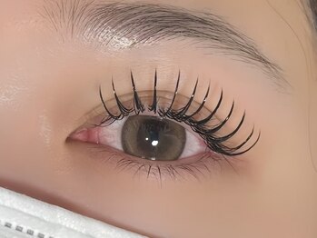 エミー ラッシュ 神戸三宮(Emmy Lash)の写真/モチ＋濃さＵＰ★自まつげが少ないけどボリュームが欲しい、目元の印象を華やかに魅せたい方に◎