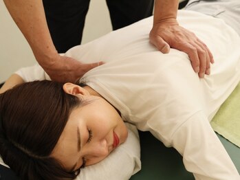 フォレスト 谷町店の写真/200人以上の生徒を輩出したカイロ学院長が自ら施術！確かな技術で、あなたの悩みを解決しに来てください☆