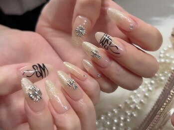 大垣ネイルの写真/【韓国ネイル＆ワンホンネイル☆】人気トレンドデザインで指先から気分UP♪パーツも豊富にご用意★