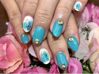 プラハネイル(+HER 美甲)/ニュアンス×ホイル