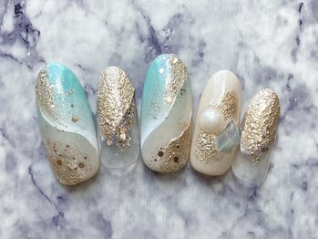 頑張った私へご褒美キラ艶ネイル