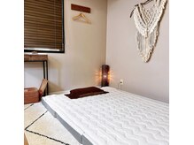 リラクシー(Relaxi)の雰囲気（ストレッチありの施術はマットレスで広々♪）