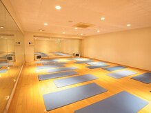 ホットヨガスタジオ オー 三宮店/スタジオ