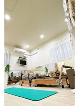 ホロムア ガーデン 芝(Holomua Garden) ピラティス レンタル