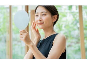 レオン(REONE)の写真/隠す美容から、素肌を好きになる美容へ。