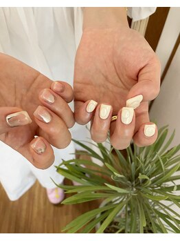 ユージューネイルルーム(UJU nail room)/クリーム+シルバー