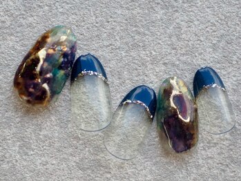 クラッシュストーン風ネイル