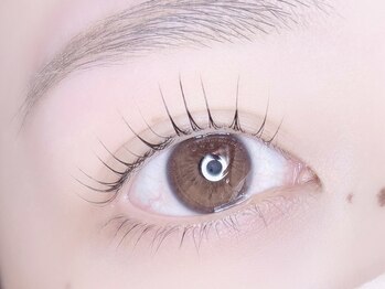 カリス 長岡店(CHARIS)の写真/似合わせ×モチの良さはお任せ☆当店自慢の実力派スタッフが理想の目元に合わせて細かくデザインをご提案◎
