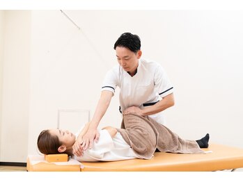 向井鍼灸整骨院の写真/“価格以上の満足感を”骨格の歪みを整え、身体のバランスにアプローチ。慢性的な不調を根本改善◎