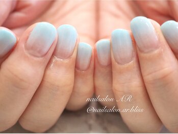 ネイルサロンアンドスクール エーアール(AR)/涼しげカラーでグラデーション☆