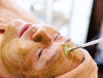 サロンコジカ(SALON KOJIKA)の写真/【毛穴レス/するんと陶器肌☆】黒ずみ/ザラつき/凹凸知らずの、まるでフィルターをかけたような美しい肌に!