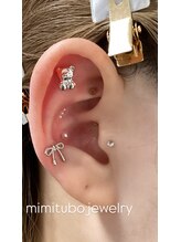 ダリア(Dahlia)/耳ツボデザイン