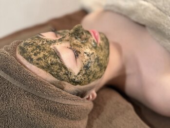 アピュルテ(A purete')の写真/【陶器肌へ導く】肌質改善は当店にお任せ◎ハーブピーリングで毛穴・ニキビ・シミ・しわを集中ケア！